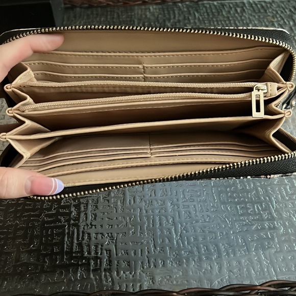 Snake Print Guess Zip-Around Wallet - Picture 4 of 4